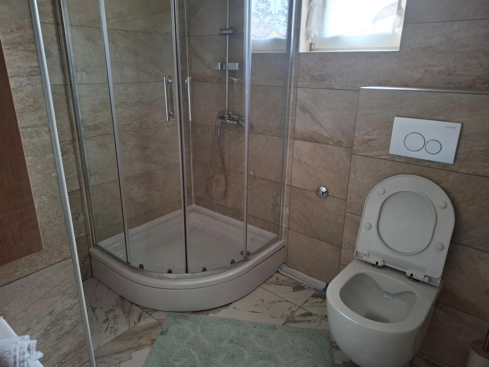 Apartman *